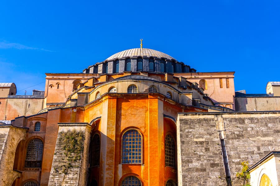 Los pasos en Turquía con 4 noches de crucero y tarde en París 2027